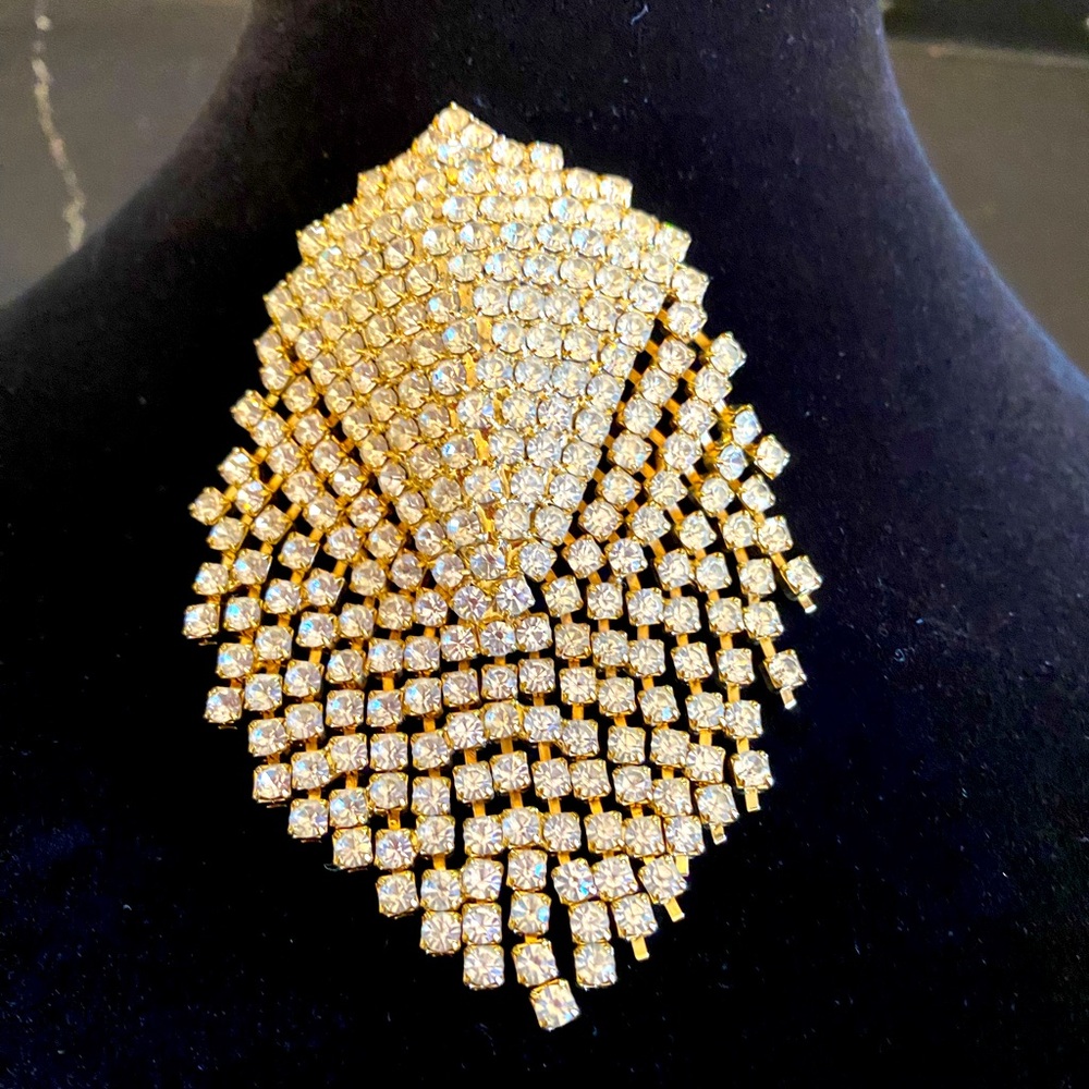 Rhinestone broach